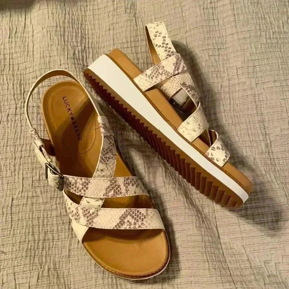 Lucky brand platform sandals NWT